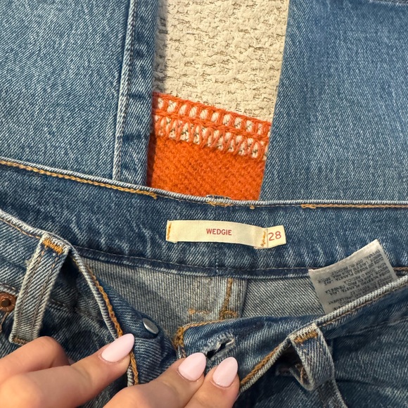 Levi’s Wedgie Jean - Picture 3 of 4